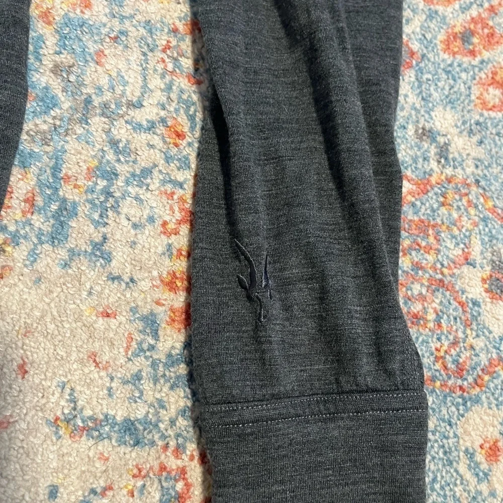 Ibex 100% merino wool grey long-sleeved hoodie sweater